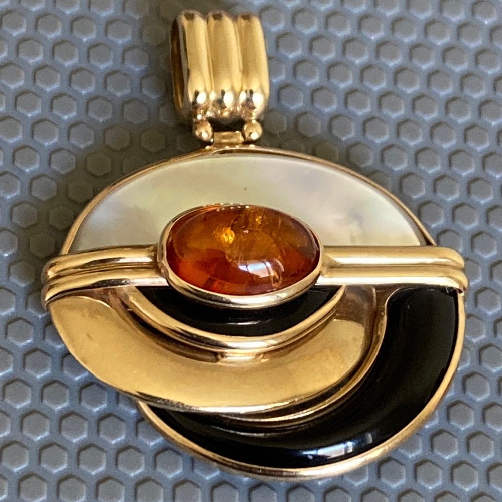 14k yellow gold amber onyx pearl pendant
